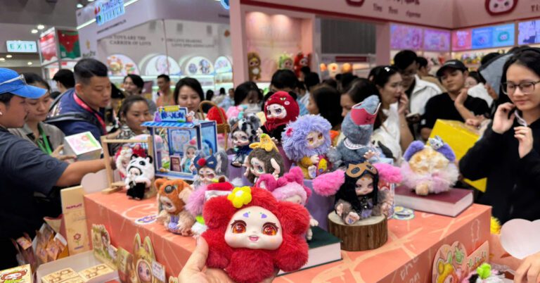 Baby Three Fever, Labubu 'landed' At International Exhibition Of Children's