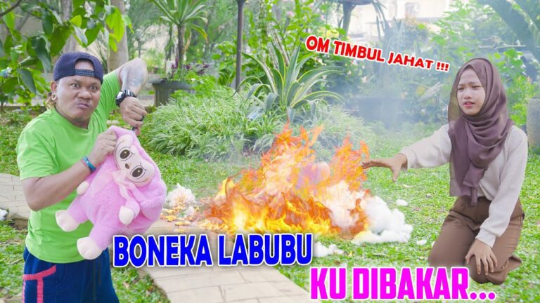 Boneka labubu dinda di gunting dan dibakar timbul