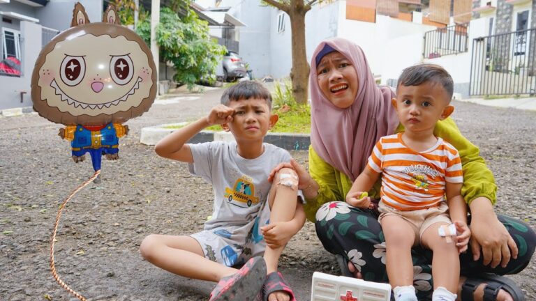 Ngejar balon labubu sampe jatuh 🤕 main perosotan di taman
