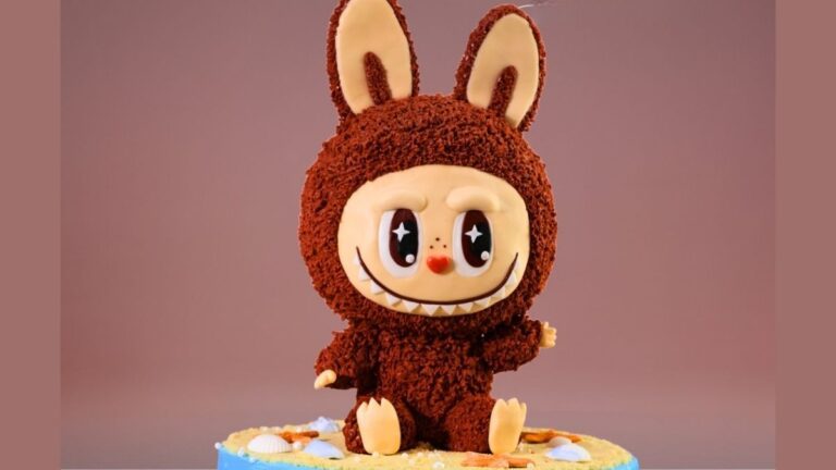 Labubu is taking over dubai! after the toy, labubu cake