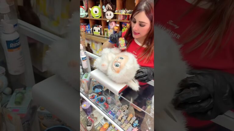 Labubu pierde una oreja por no cuidarlo @yinaolguinoficial #labubu #fyp