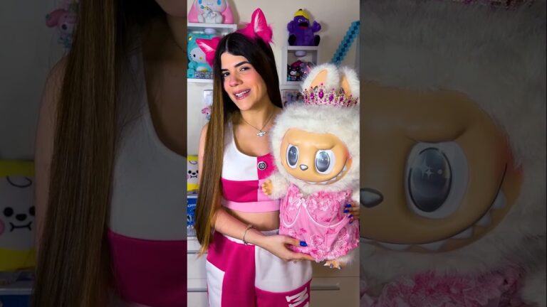Visto a mi labubu gigante como una princesa👑💕