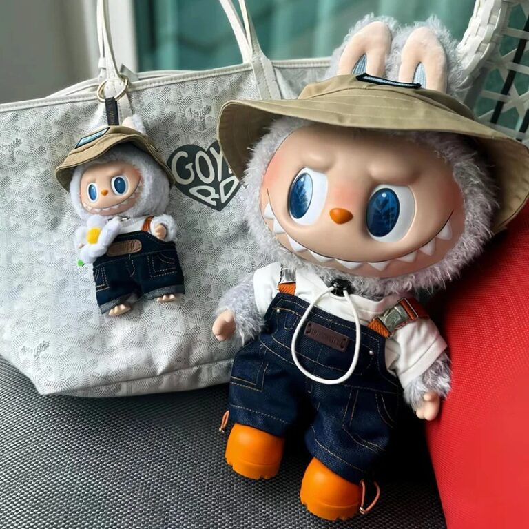 New trend in fashion: labubu dolls