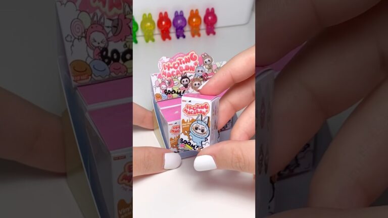 Miniature the monsters tasty macarons vinyl face blind box