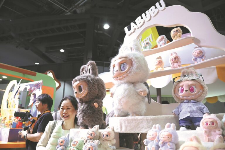 Labubu finds a frenzy of fans coming to milan